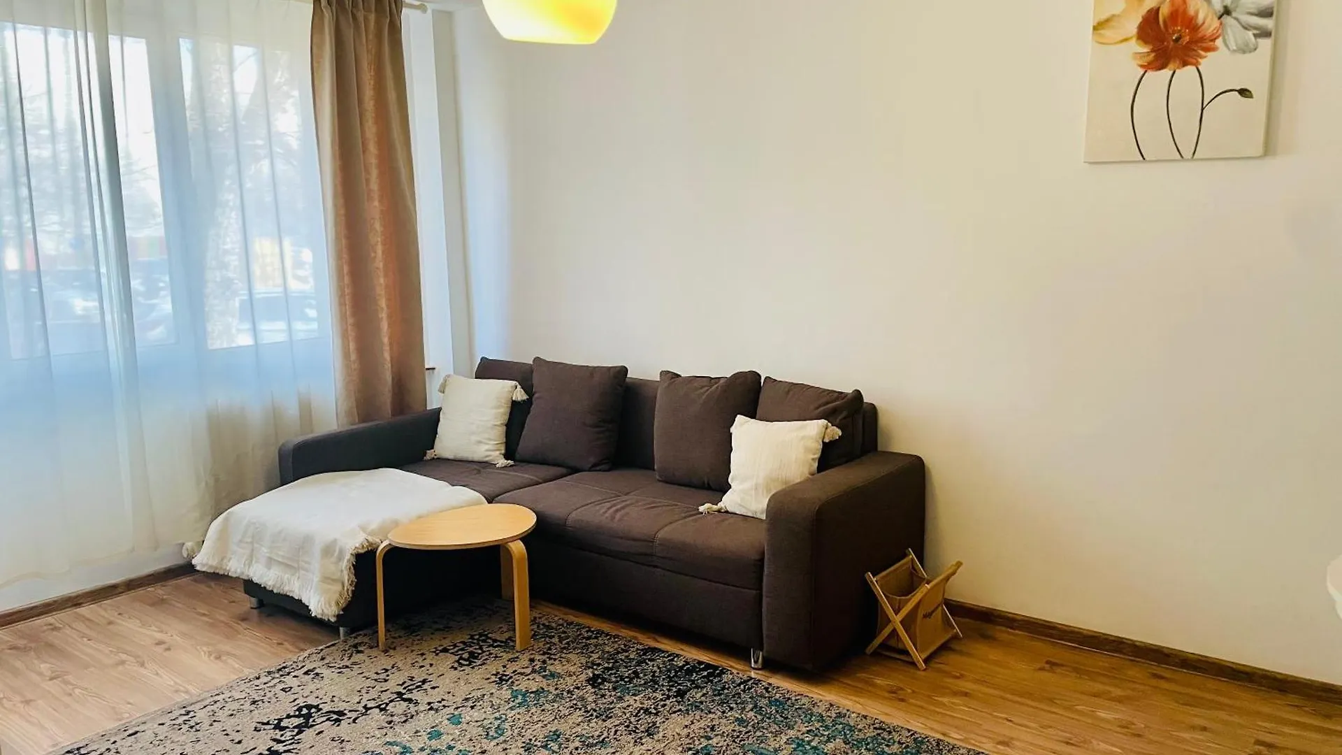 Thias Apartment -Parter, Langa Spitalul Marie Curie Bucharest 0*,