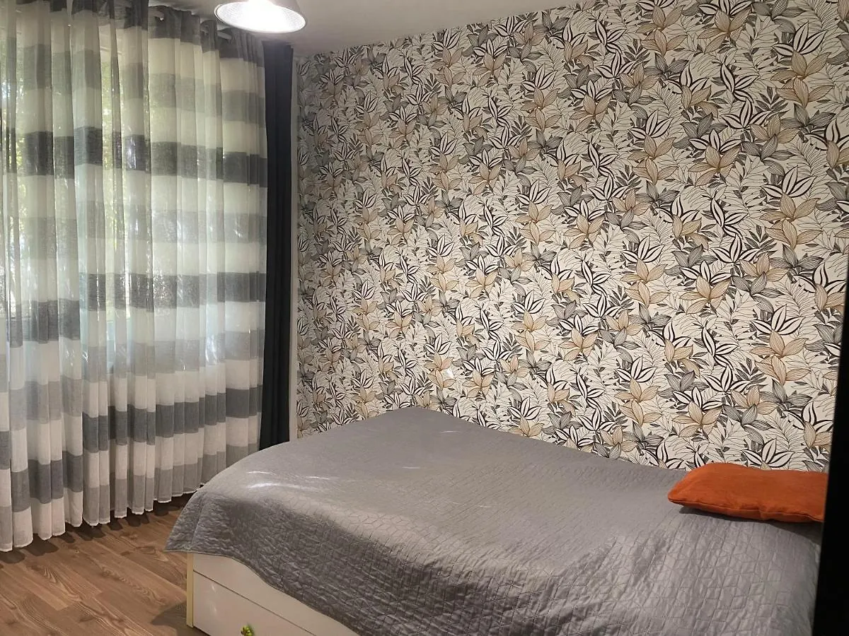 Thias Apartment -Parter, Langa Spitalul Marie Curie Бухарест